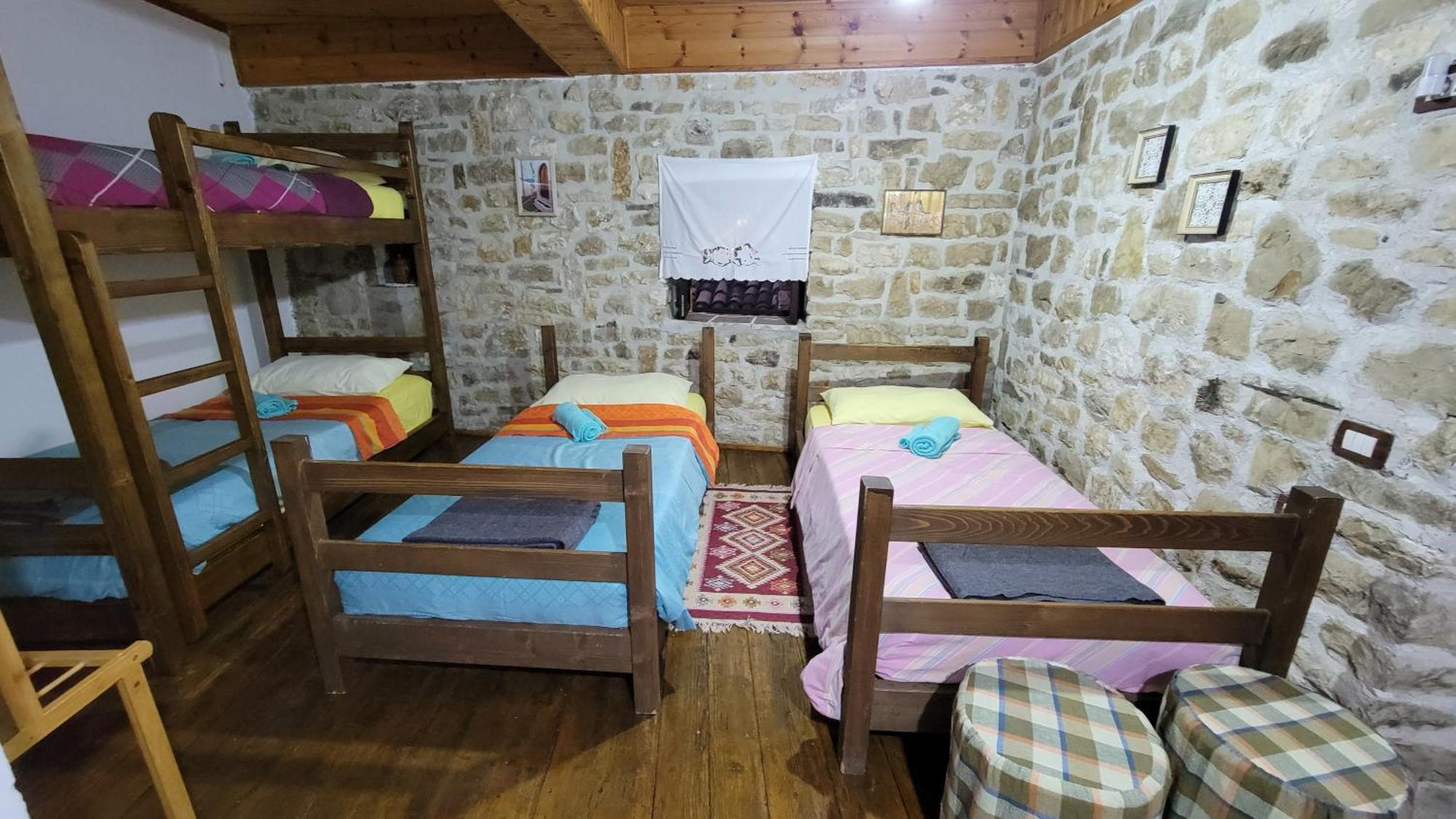 Hostel Mangalem Berat Exterior foto